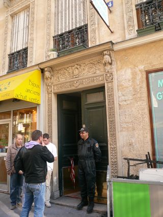 Rambuteau 4 incendie 06 04 11 porte Rambuteau 4 incendie 06 04 11 porte