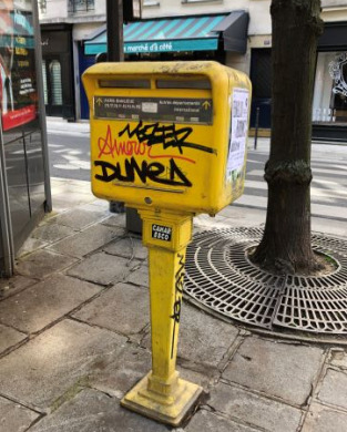 Boite lettres taguée Boite lettres taguée