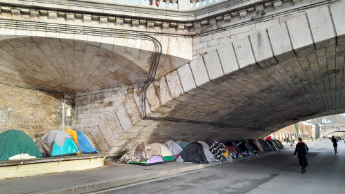 Tentes sous pont bis Tentes sous pont bis